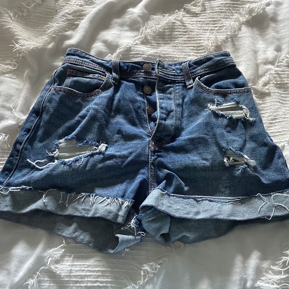 Hollister Curvy Ultra High-Rise Mom shorts